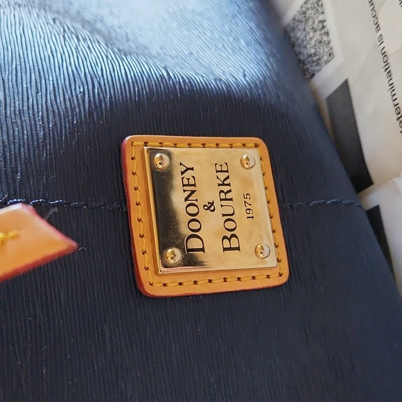 Gorgeous Dooney & Bourke Dark Marine Blue Leather Double Zipper Satchel ๐ - Picture 13 of 16